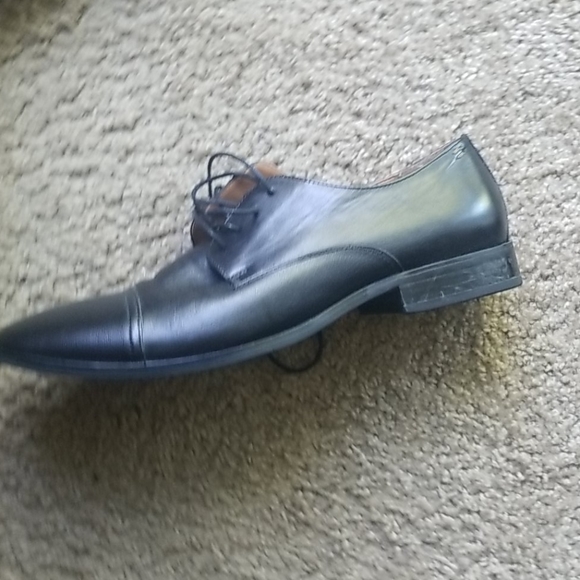 Shoes - Picture 2 of 3